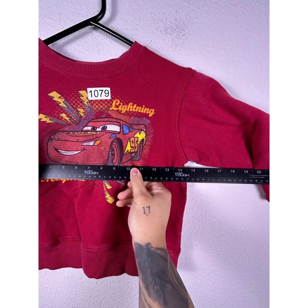 Disney Store Lightning McQueen Cars Red Graphic Sweatshirt Kids Size 5/6 S